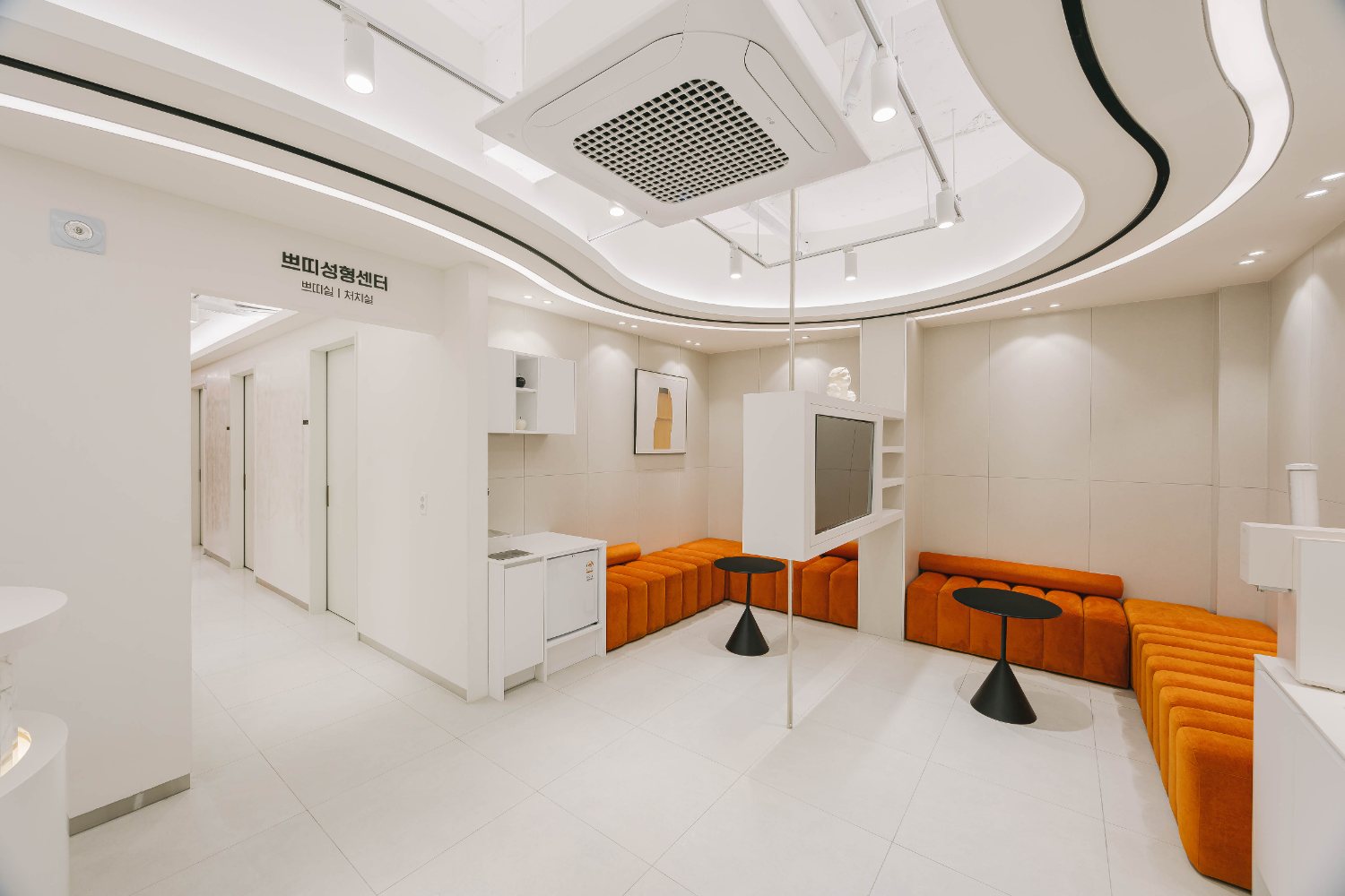 3F waiting area